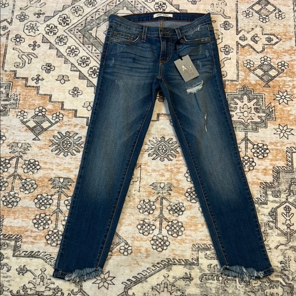 NWT ANGRY RABBIT 25 skinny destroyed wash cropped jeans with slant hem
